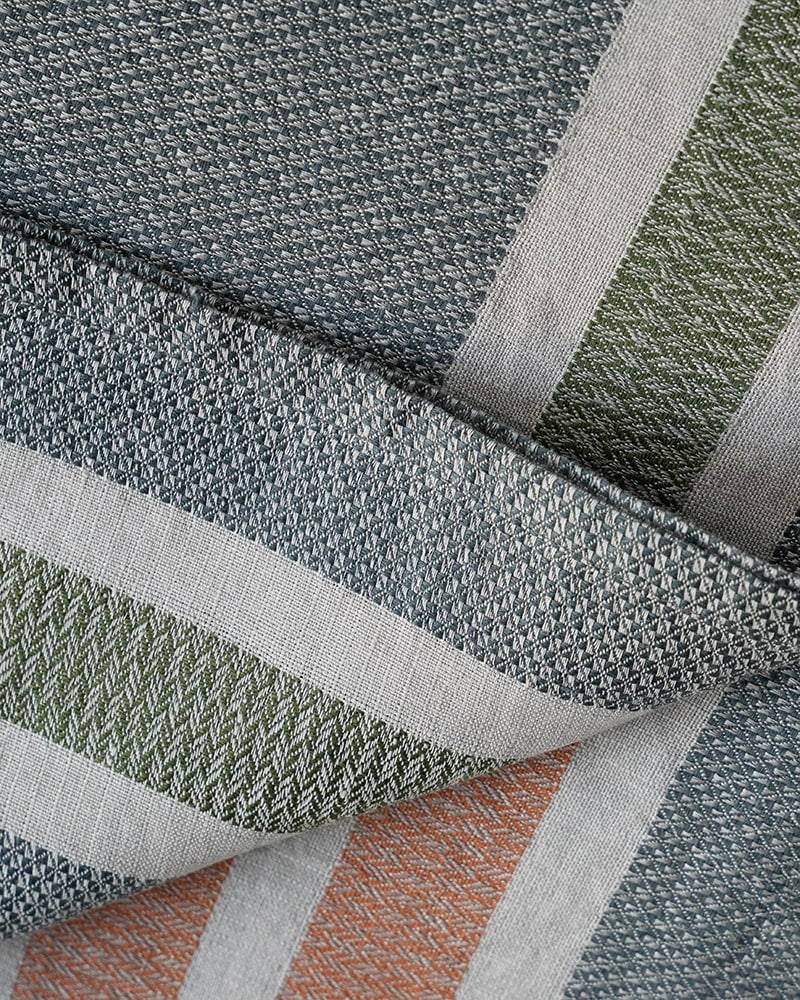 Mungo Flax Towel in Graphite. Woven with 100% Italian-spun flax linen at the Mungo Mill in Plettenberg Bay.