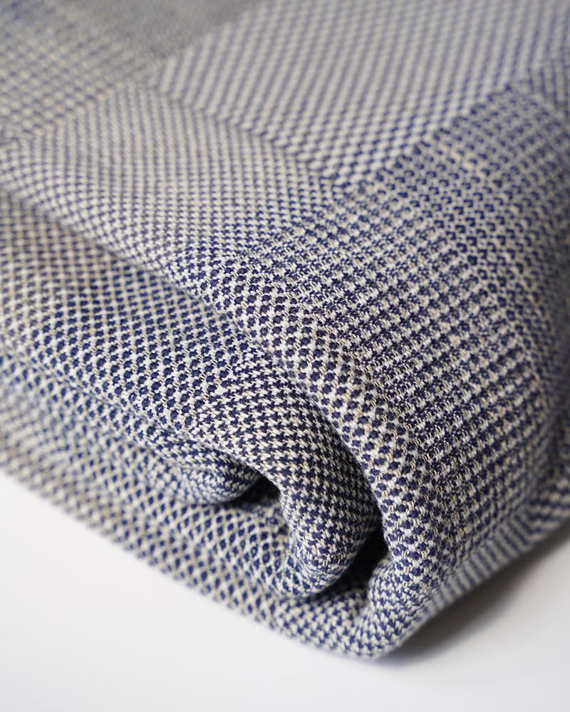 The Mungo Savannah Blanket, close up of a warm winter cotton blanket.