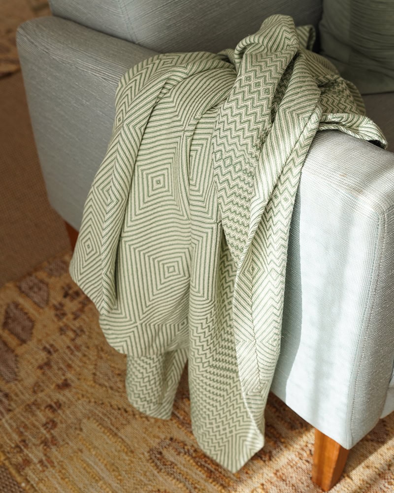 Mungo Whalebone throw blanket in Palm.