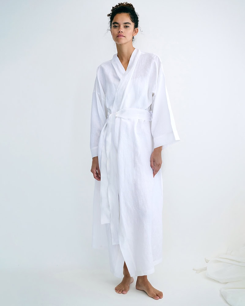Mungo_Linen_Gown_White_9_007
