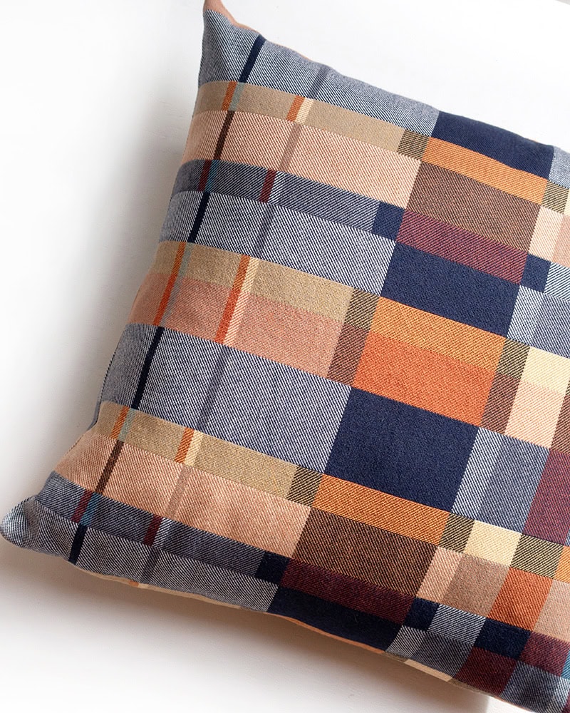 Mungo_Double_Cloth_Karoo_Cushion_DSC07094